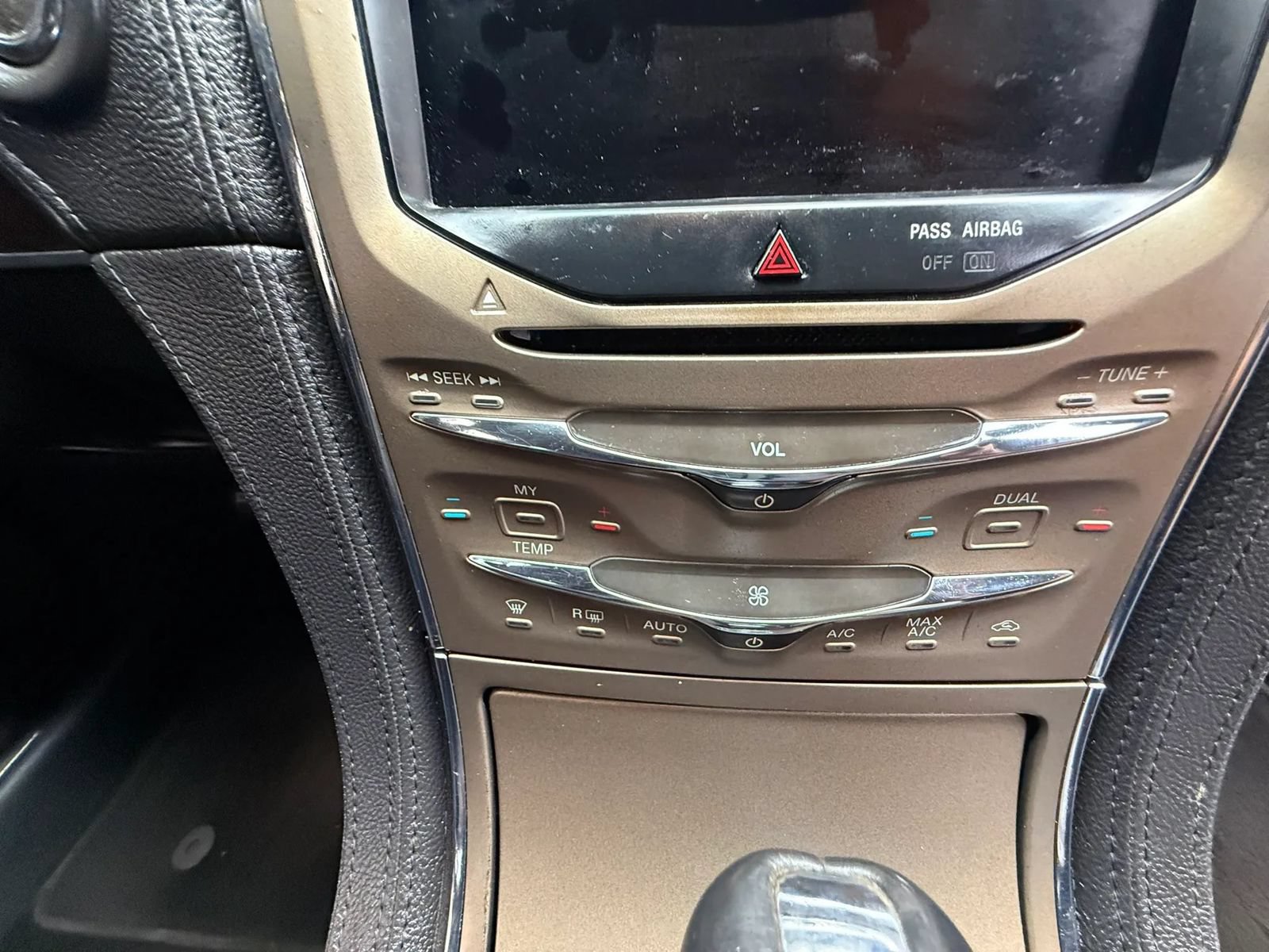 Used 2014 Lincoln MKX AWD w/ Equipment Group 102A image 13