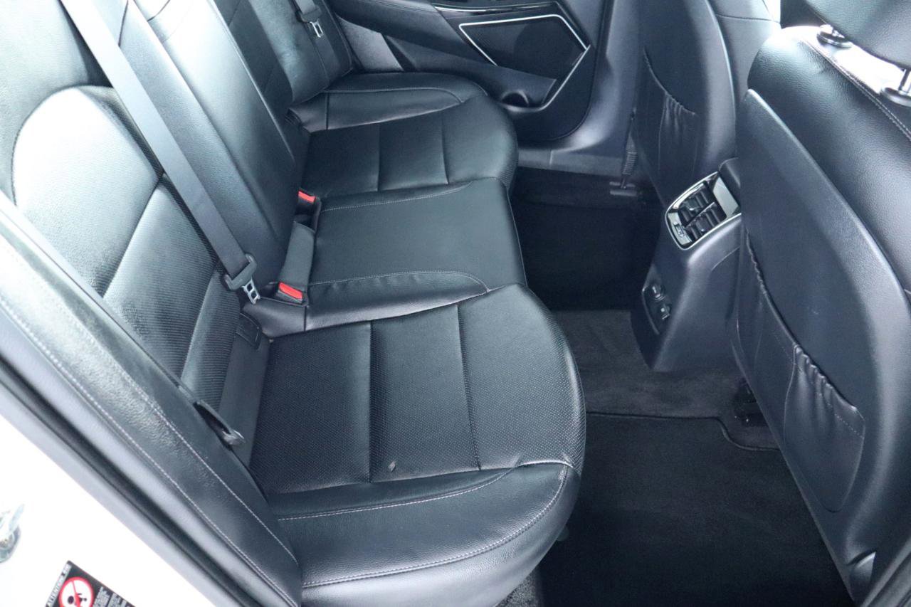 Used 2017 Kia Cadenza Premium w/ Luxury Package FWD image 36