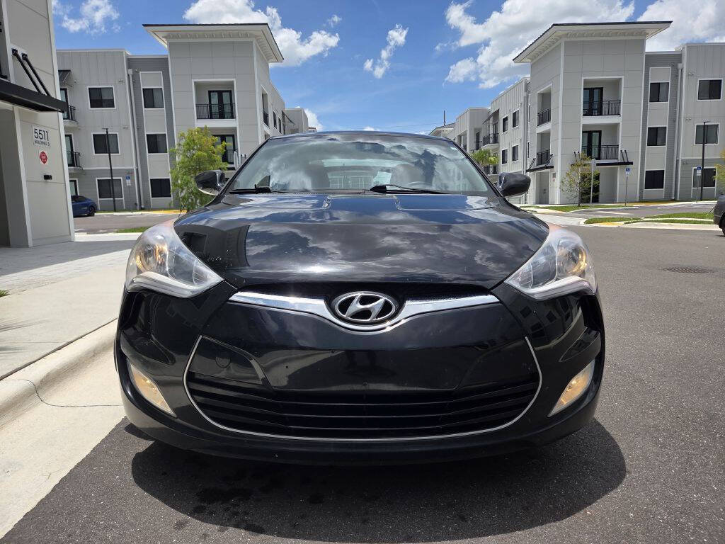 Used 2014 Hyundai Veloster w/ Style Package 02 FWD image 2