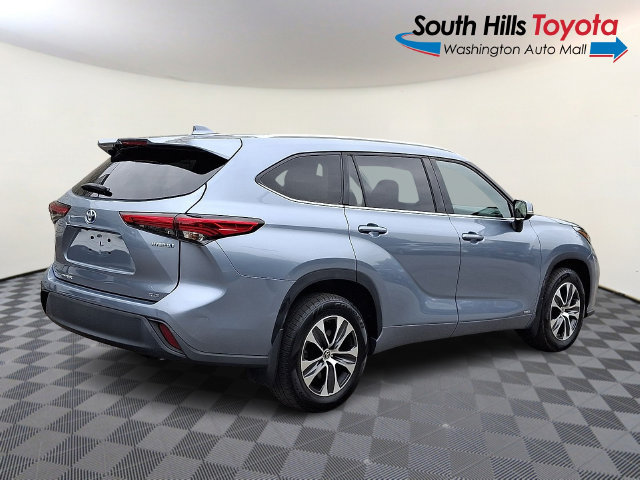 Used 2022 Toyota Highlander XLE AWD/4WD image 6
