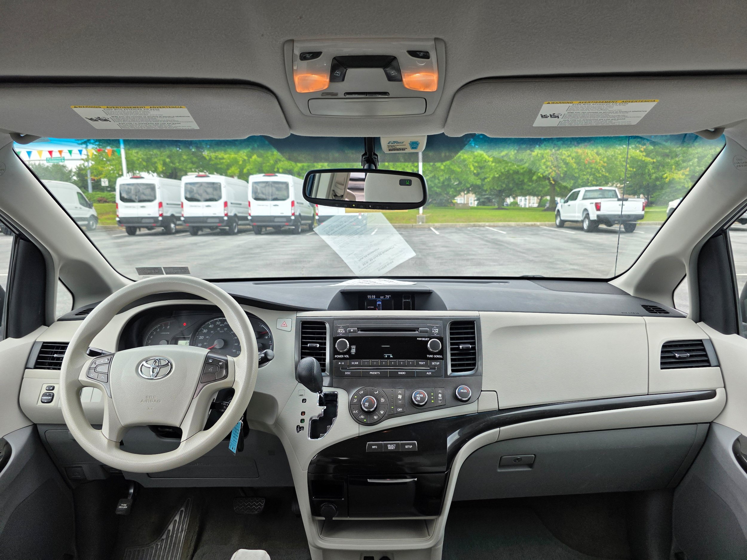 Used 2012 Toyota Sienna LE w/ Towing Pkg FWD image 13