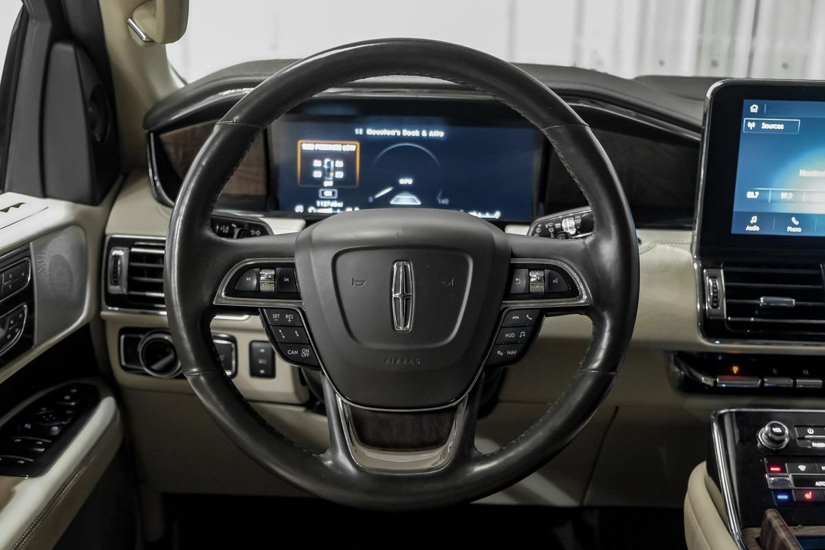Used 2020 Lincoln Navigator L Reserve w/ Luxury Package RWD image 15