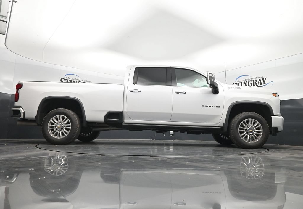 Used 2023 Chevrolet Silverado 3500 High Country AWD/4WD image 33