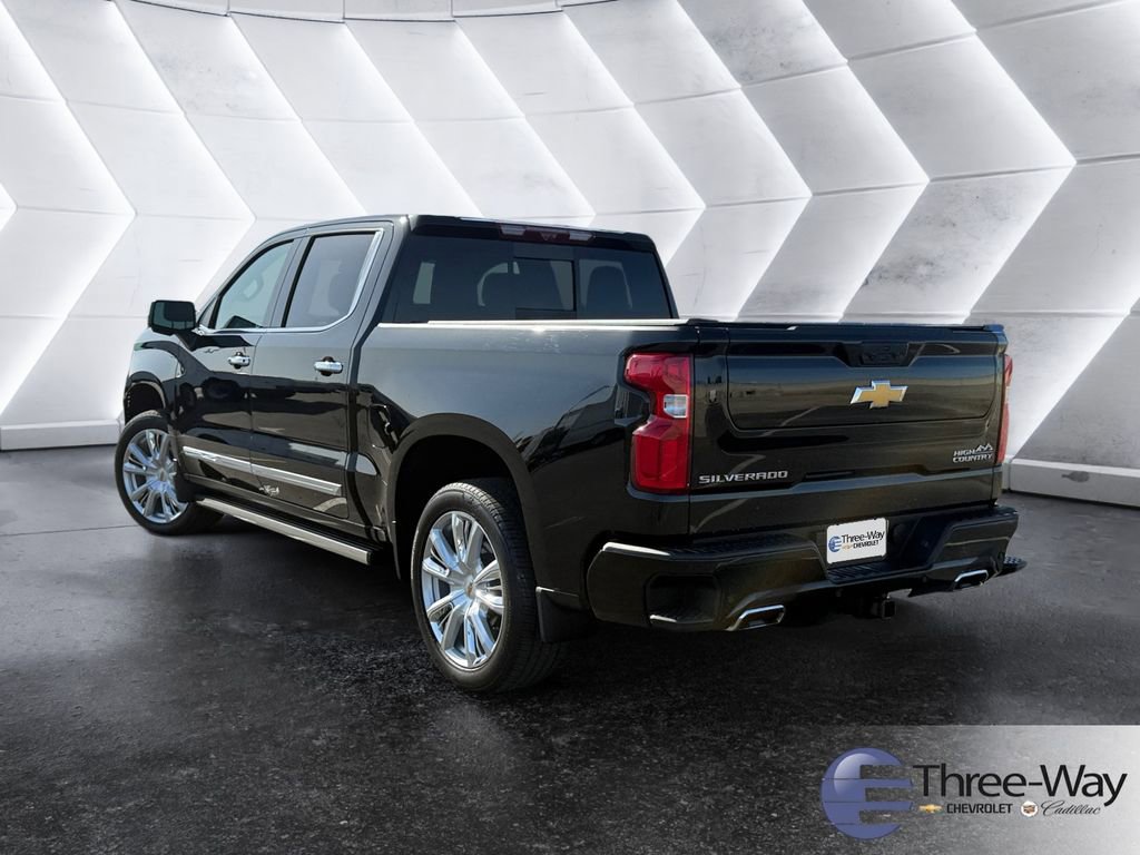 Used 2024 Chevrolet Silverado 1500 High Country image 3