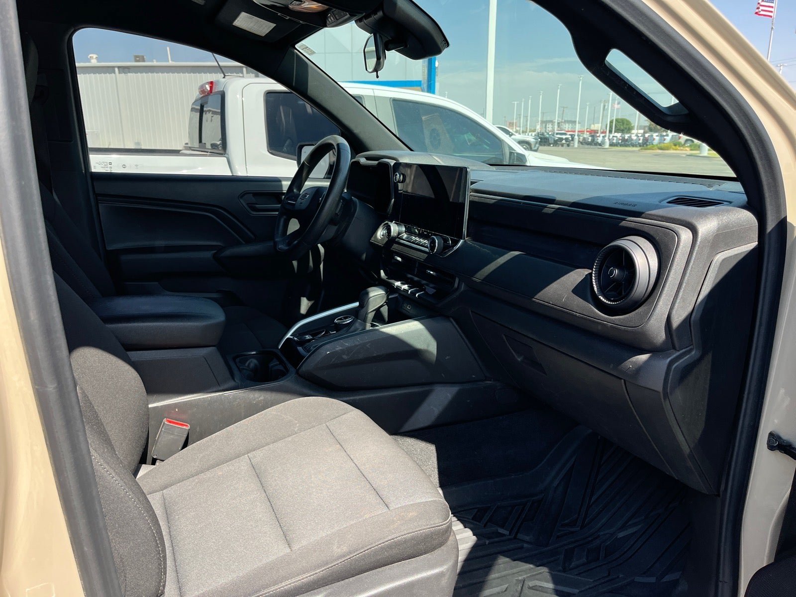 Used 2024 Chevrolet Colorado Trail Boss w/ Advanced Trailering Package AWD/4WD image 7