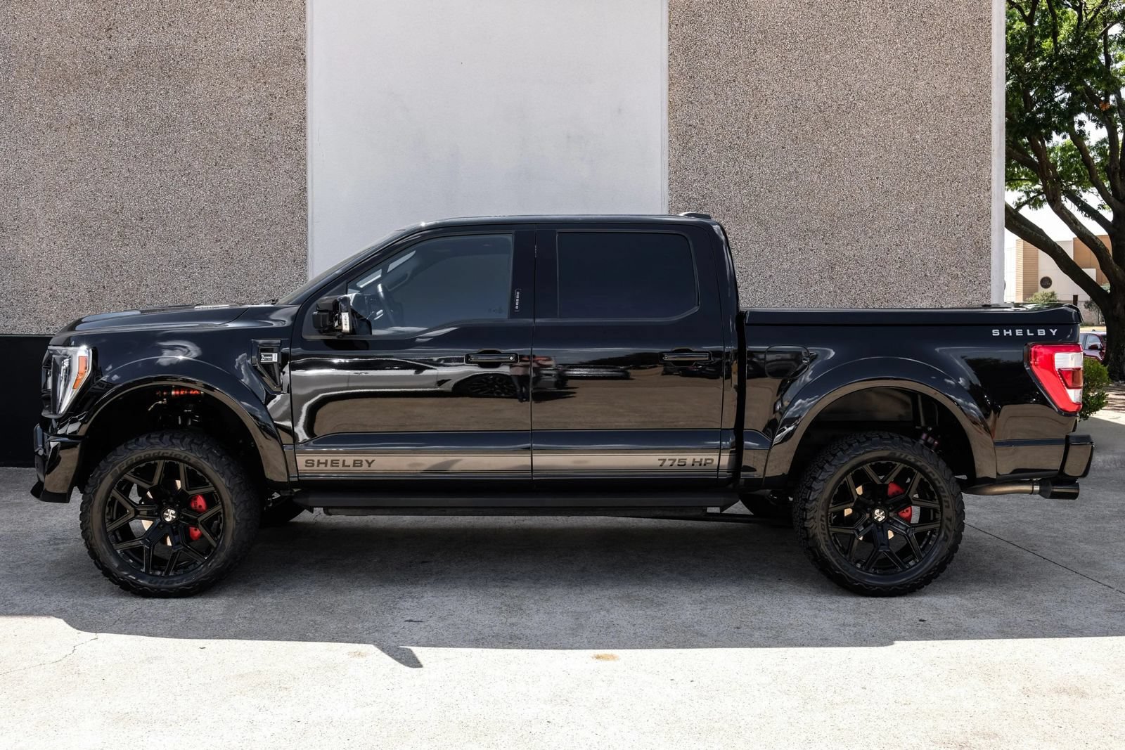 Used 2022 Ford F150 Lariat w/ Equipment Group 502A High AWD/4WD image 11