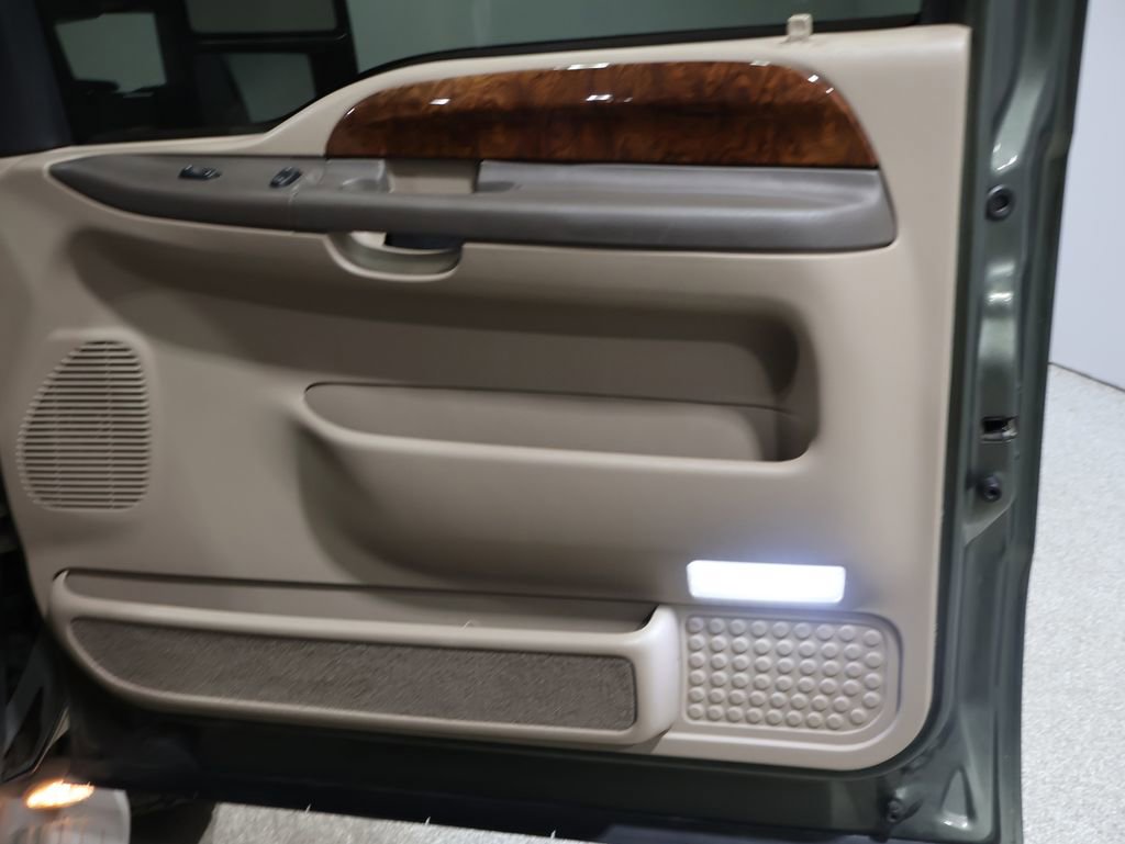 Used 2000 Ford Excursion Limited image 25