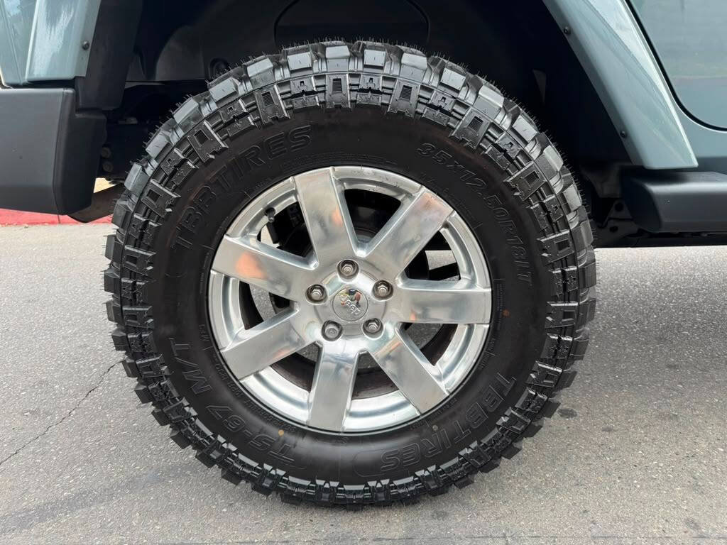 Used 2015 Jeep Wrangler Unlimited Sahara w/ Max Tow Package AWD/4WD image 18
