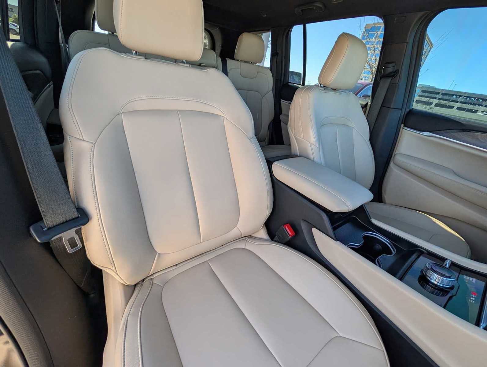 Used 2024 Jeep Grand Cherokee Limited image 20