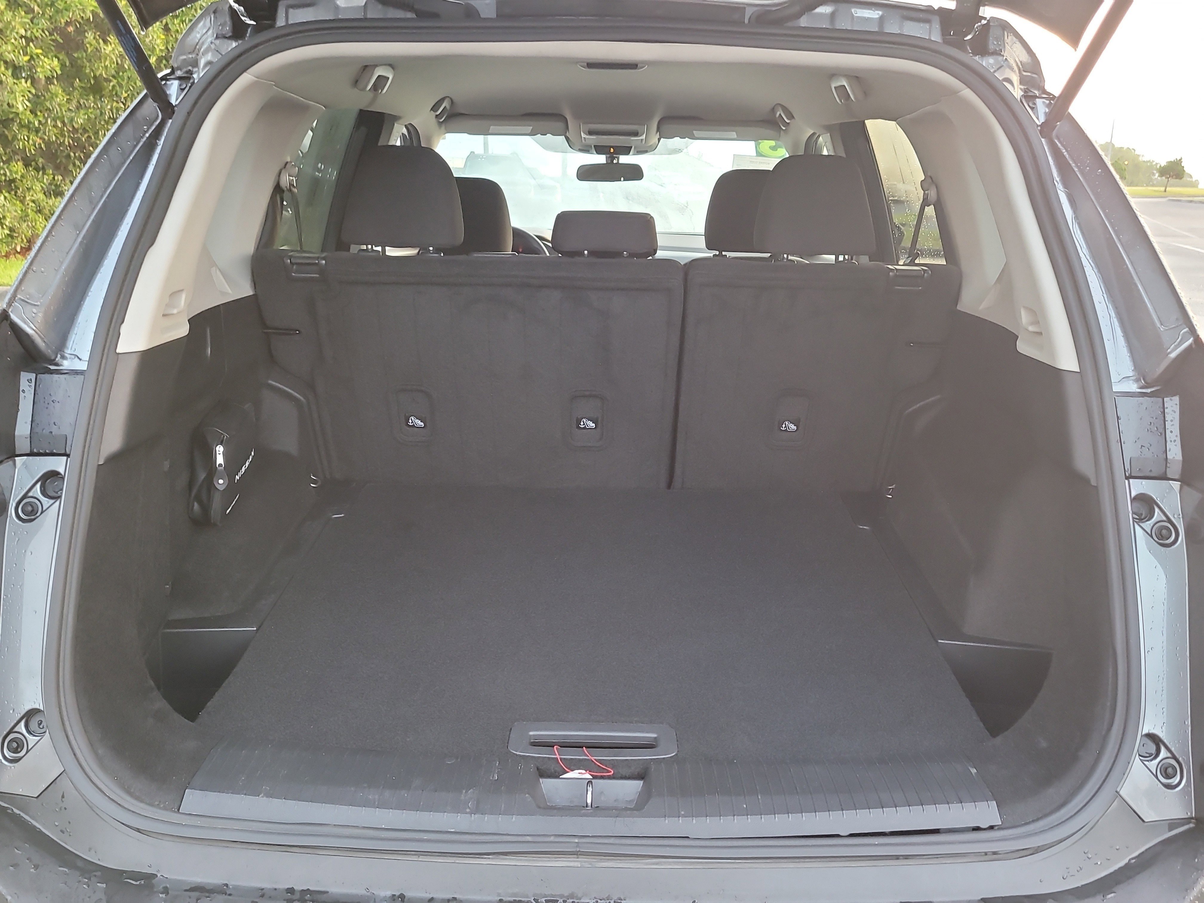 Used 2023 Nissan Rogue S image 11