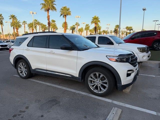 Used 2020 Ford Explorer XLT w/ Equipment Group 202A image 2