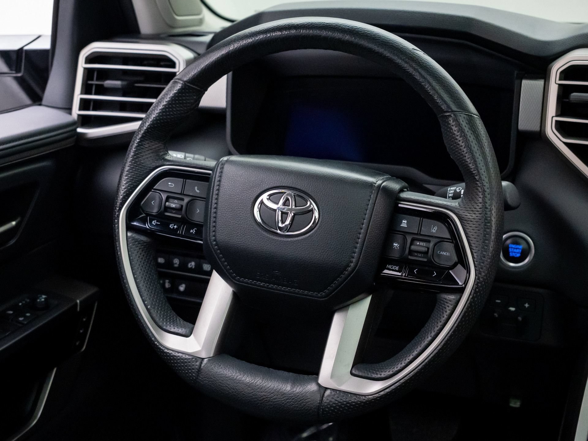 Used 2024 Toyota Tundra Limited AWD/4WD image 11