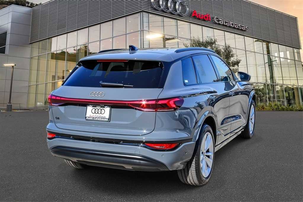 Used 2025 Audi Q6 e-tron Premium w/ Convenience Package image 4