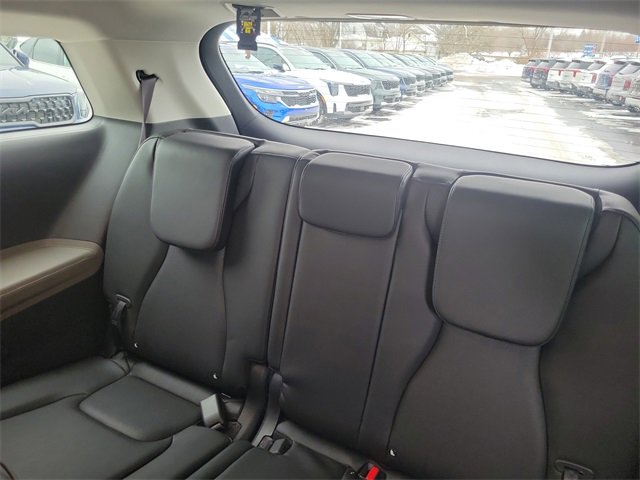 Certified 2025 Kia Carnival LXS image 23