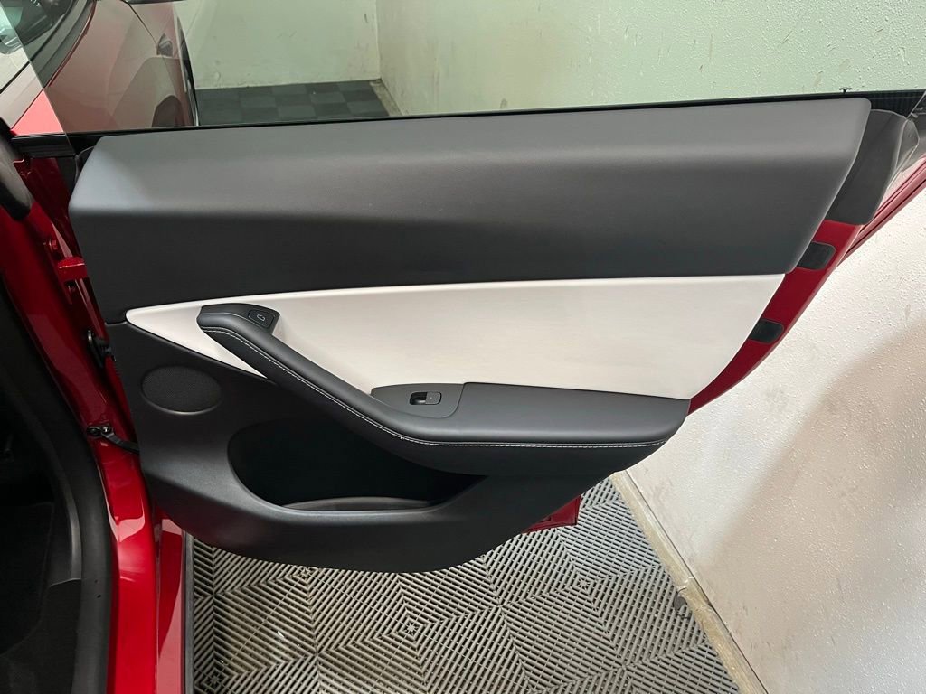 Used 2022 Tesla Model Y Long Range image 20