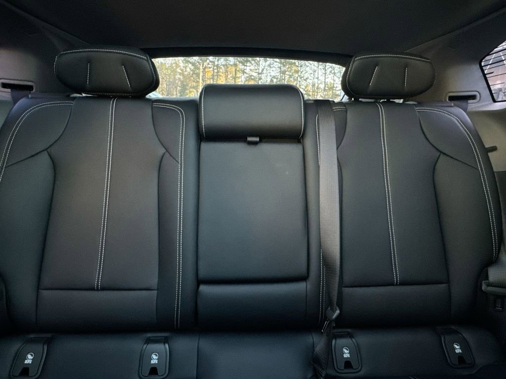 Used 2025 Cadillac Optiq Luxury 1 image 32