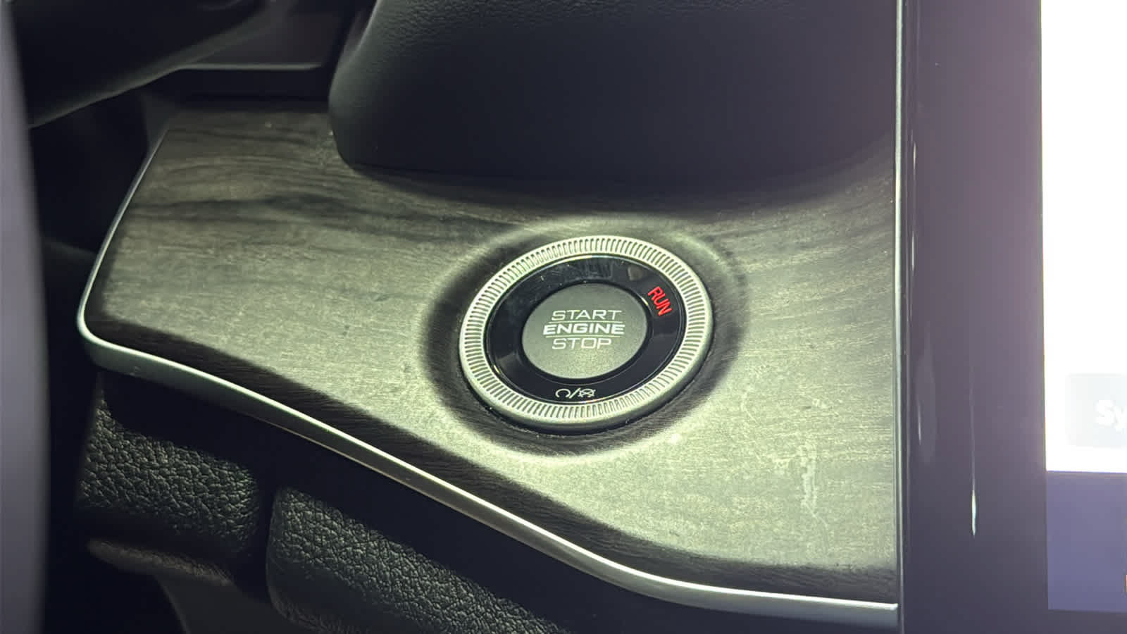 Used 2023 Jeep Grand Cherokee Overland AWD/4WD image 19