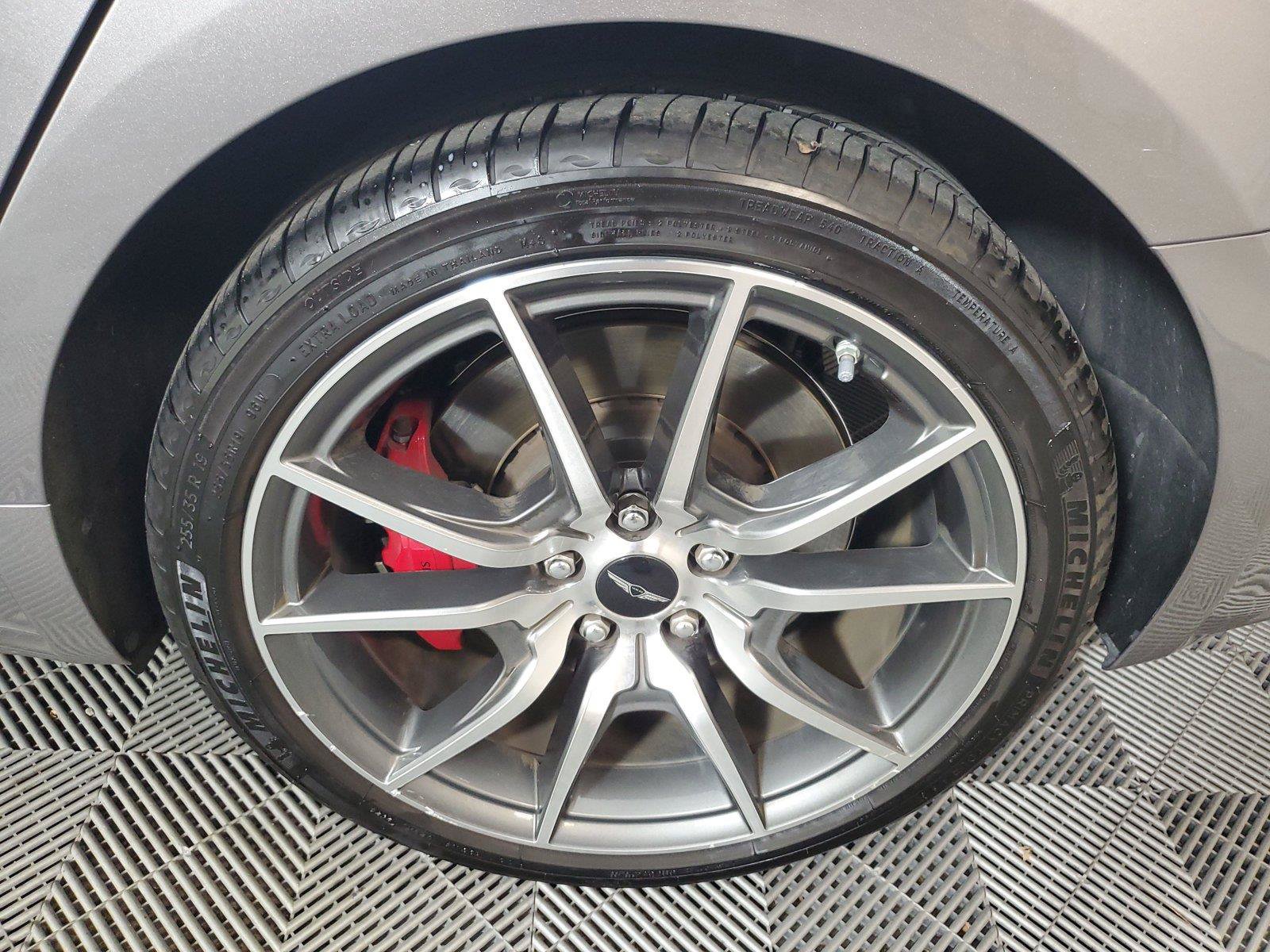 Used 2025 Genesis G70 2.5T RWD image 9