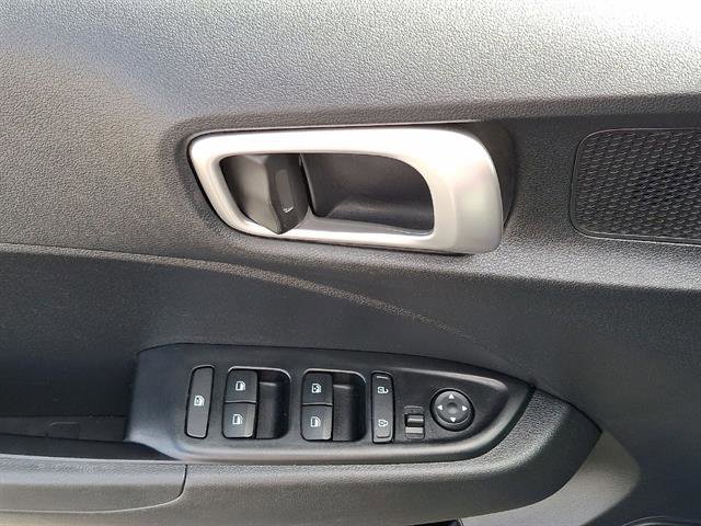 Certified 2022 Hyundai Venue SEL image 10