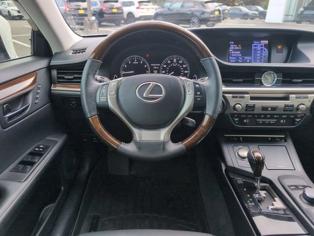 Used 2014 Lexus ES 350 w/ Premium Package FWD image 19