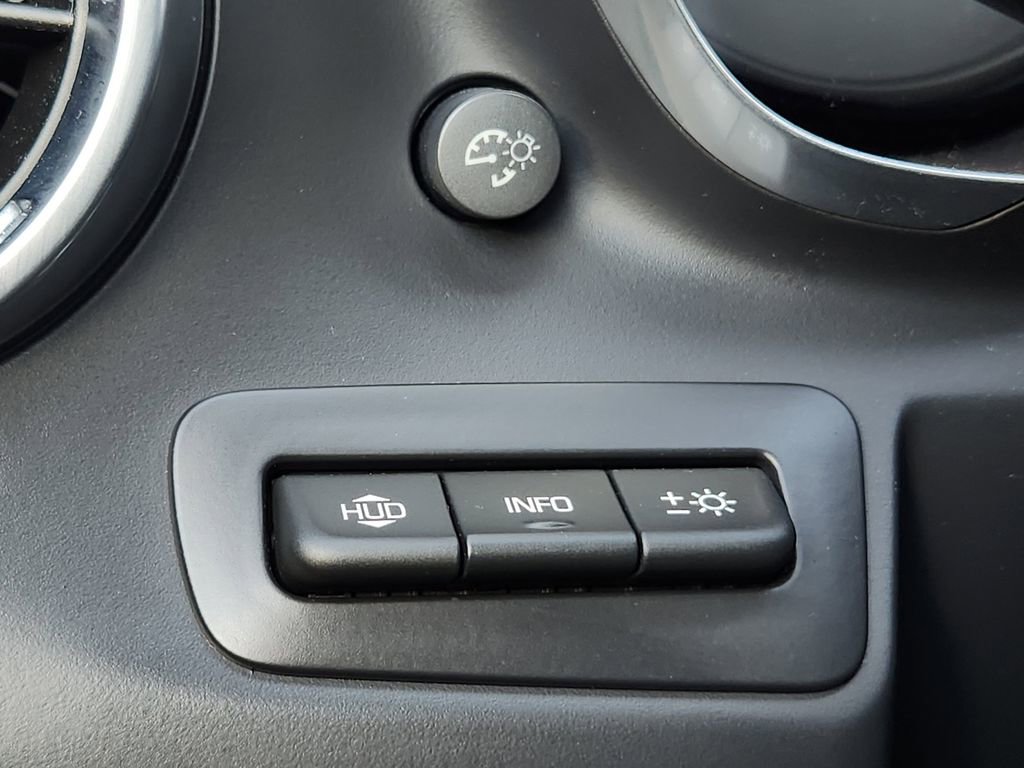 Used 2016 Chevrolet Camaro SS image 28