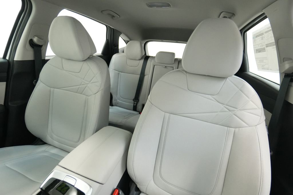 New 2026 Hyundai Tucson SE image 13