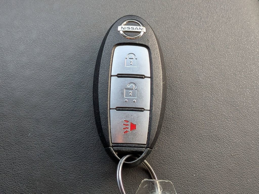 Used 2020 Nissan Frontier PRO-4X w/ Pro-4x Utility Package image 31