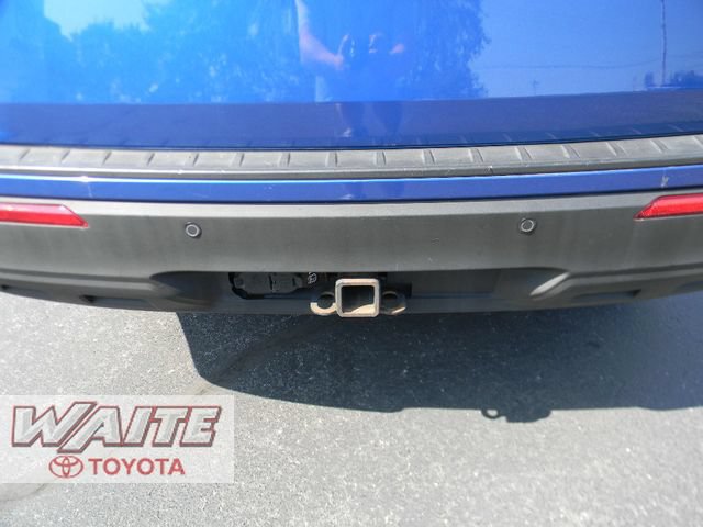 Used 2021 Ford Explorer XLT w/ Class III Trailer Tow Package AWD/4WD image 4