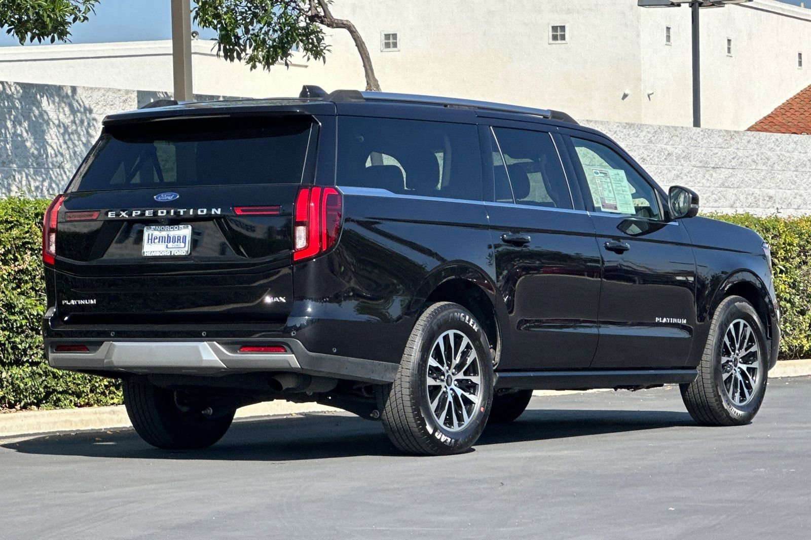 Used 2025 Ford Expedition Max Platinum image 4