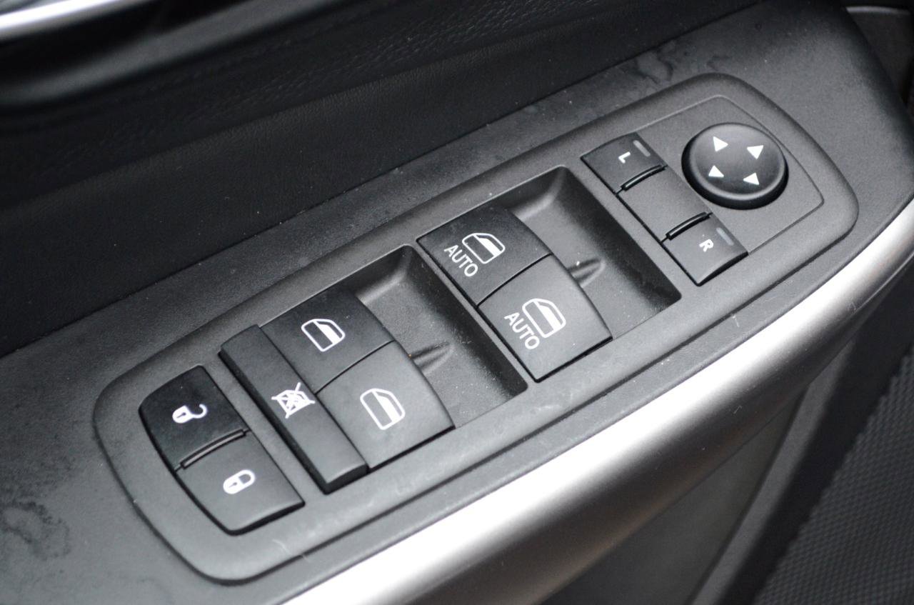 Used 2022 Jeep Cherokee Limited image 21
