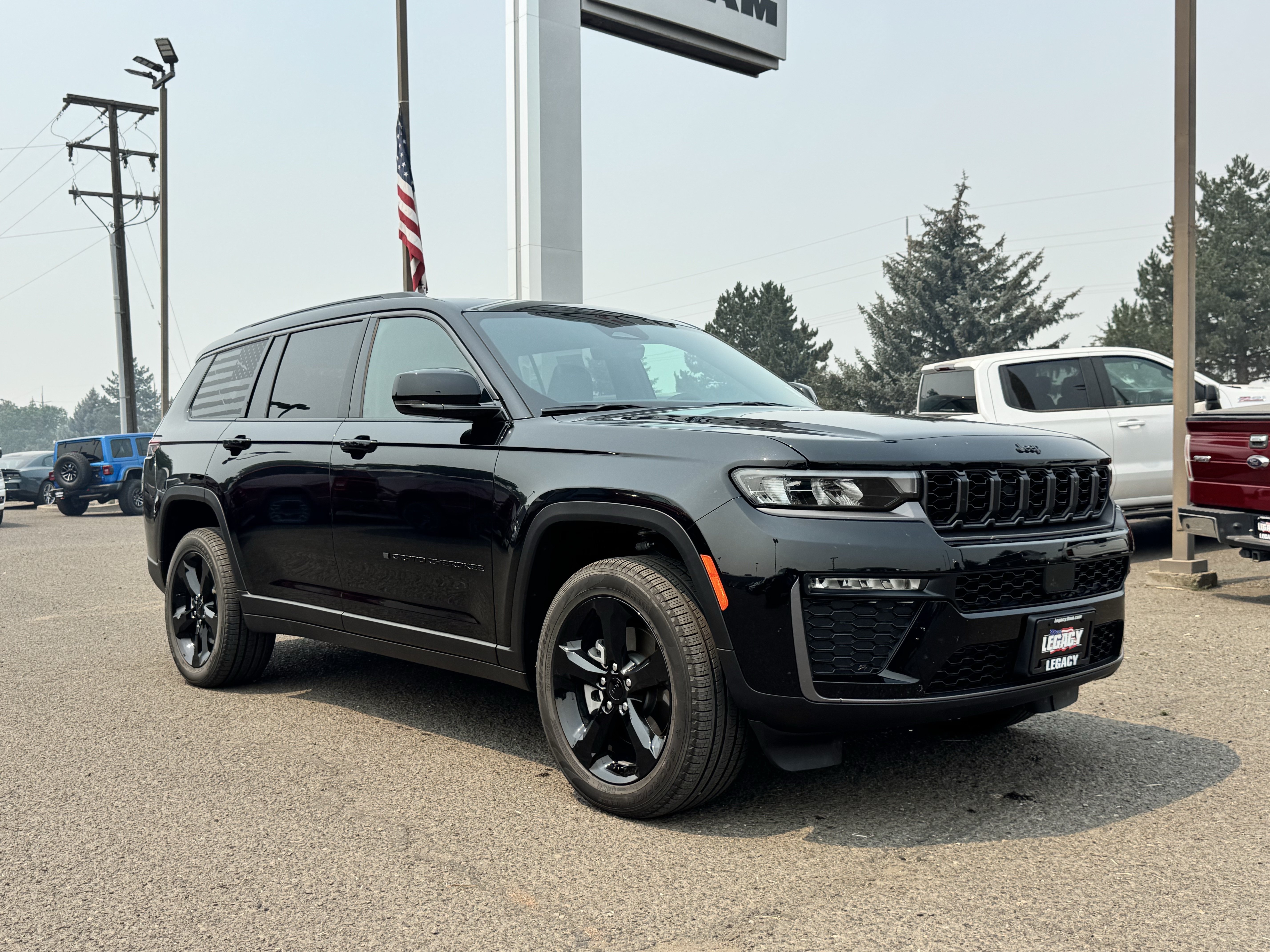 Used 2026 Jeep Grand Cherokee L Limited w/ Limited Altitude Package AWD/4WD image 1