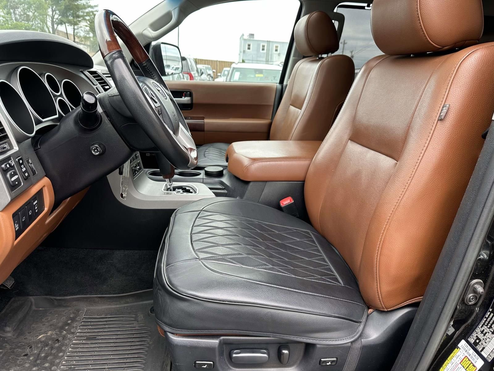Used 2017 Toyota Sequoia Platinum AWD/4WD image 22