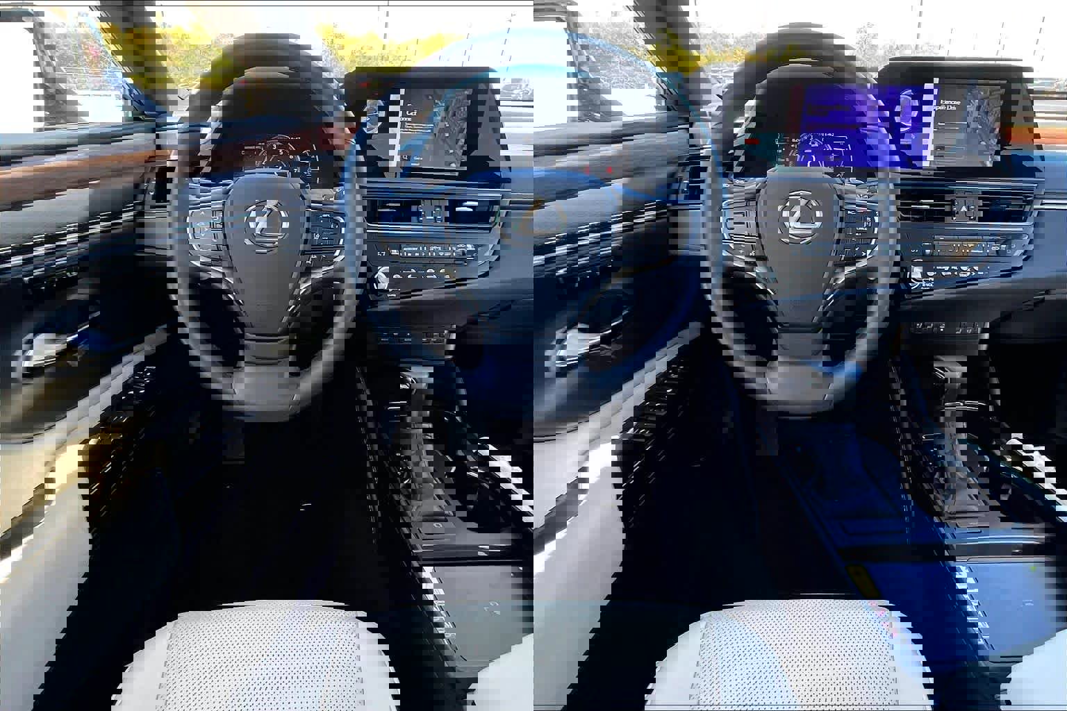 Certified 2025 Lexus ES 350 w/ Premium Package image 6