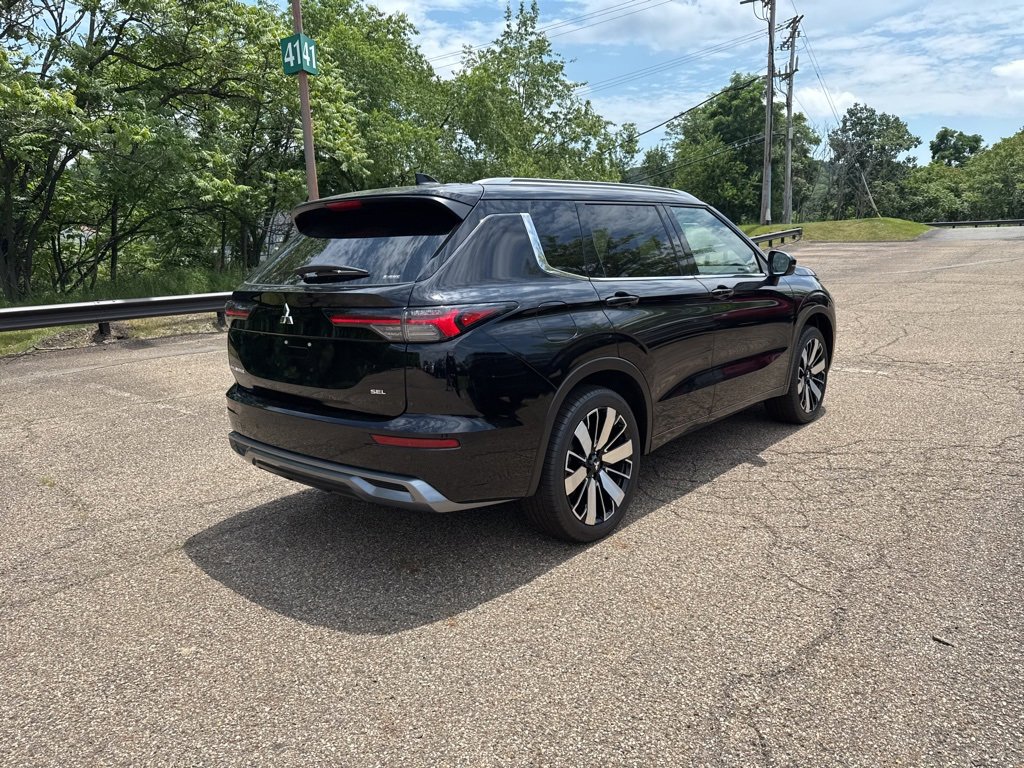 New 2025 Mitsubishi Outlander SEL image 5