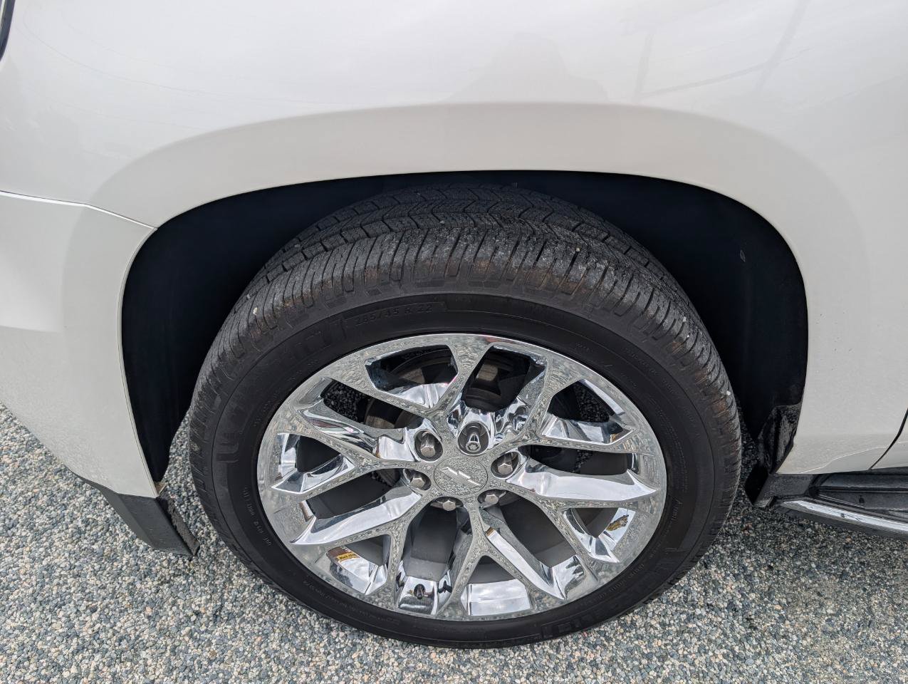 Used 2020 Chevrolet Suburban Premier w/ Premier 6.2L Value Package AWD/4WD image 11