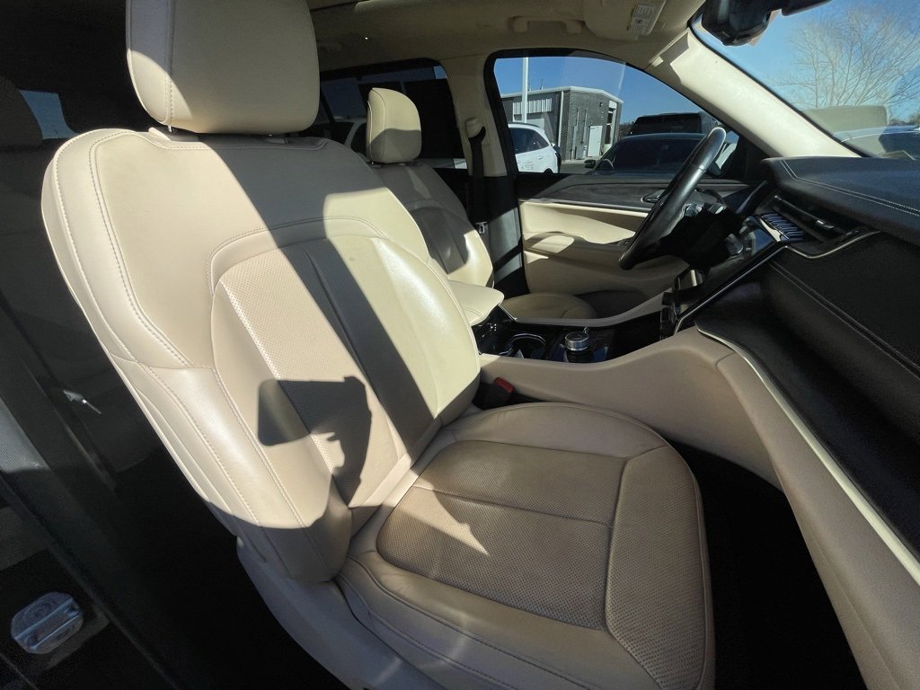 Used 2021 Jeep Grand Cherokee L Limited w/ Luxury Tech Group II image 28