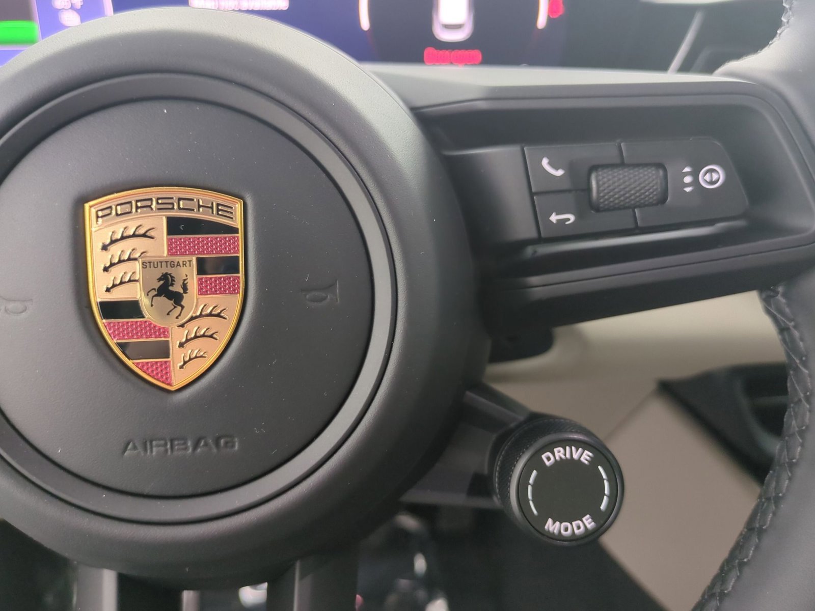 New 2026 Porsche Macan Electric RWD image 23