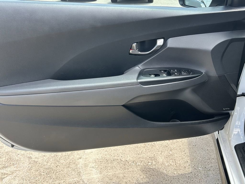 Used 2020 Hyundai Veloster Turbo Ultimate FWD image 11