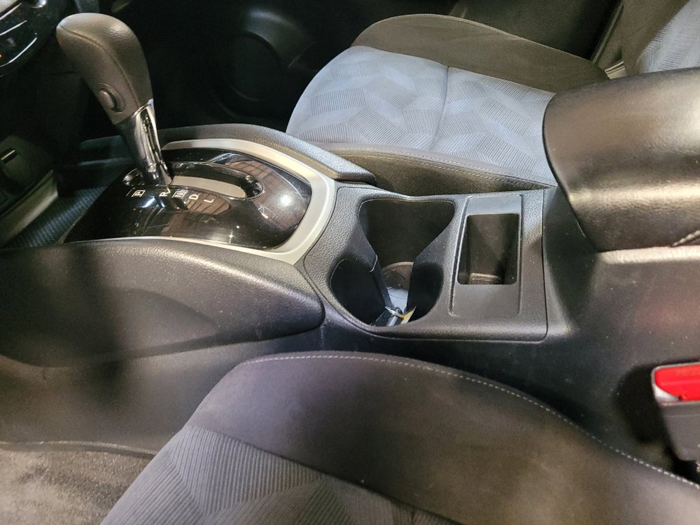 Used 2016 Nissan Rogue SV image 26