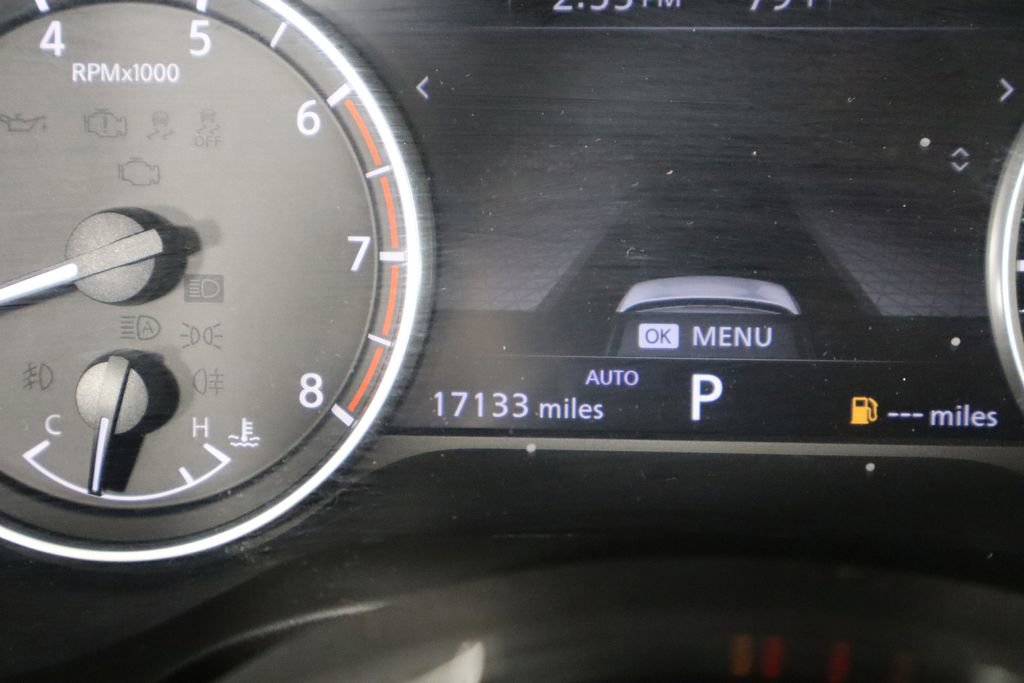 Used 2023 Nissan Rogue SV w/ SV Premium B Package image 30