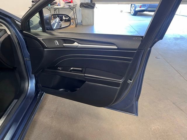 Used 2019 Ford Fusion Energi Titanium FWD image 12