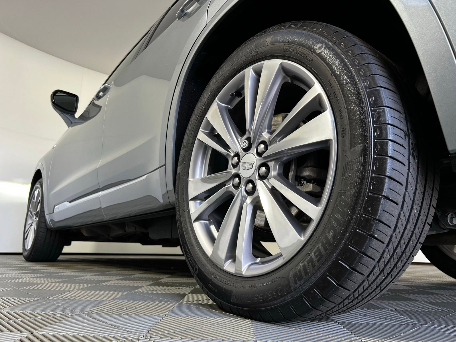 Used 2024 Cadillac XT6 Premium Luxury w/ Technology Package FWD image 33