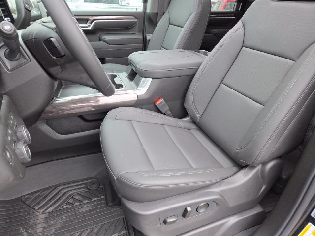 New 2026 Chevrolet Silverado 3500 LTZ w/ LTZ Premium Package AWD/4WD image 35