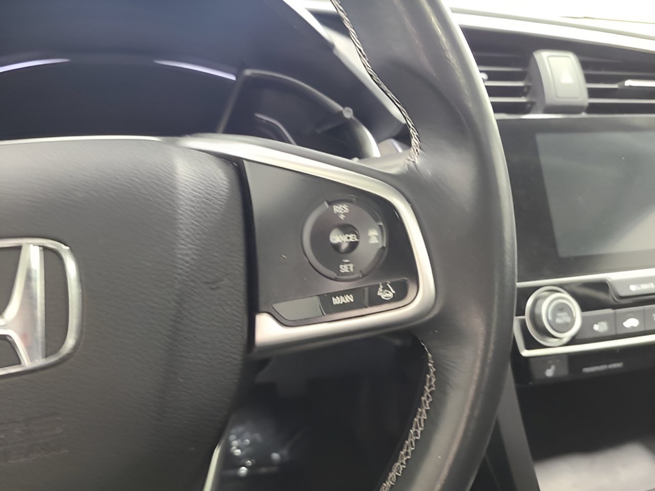 Used 2016 Honda Civic Touring image 28