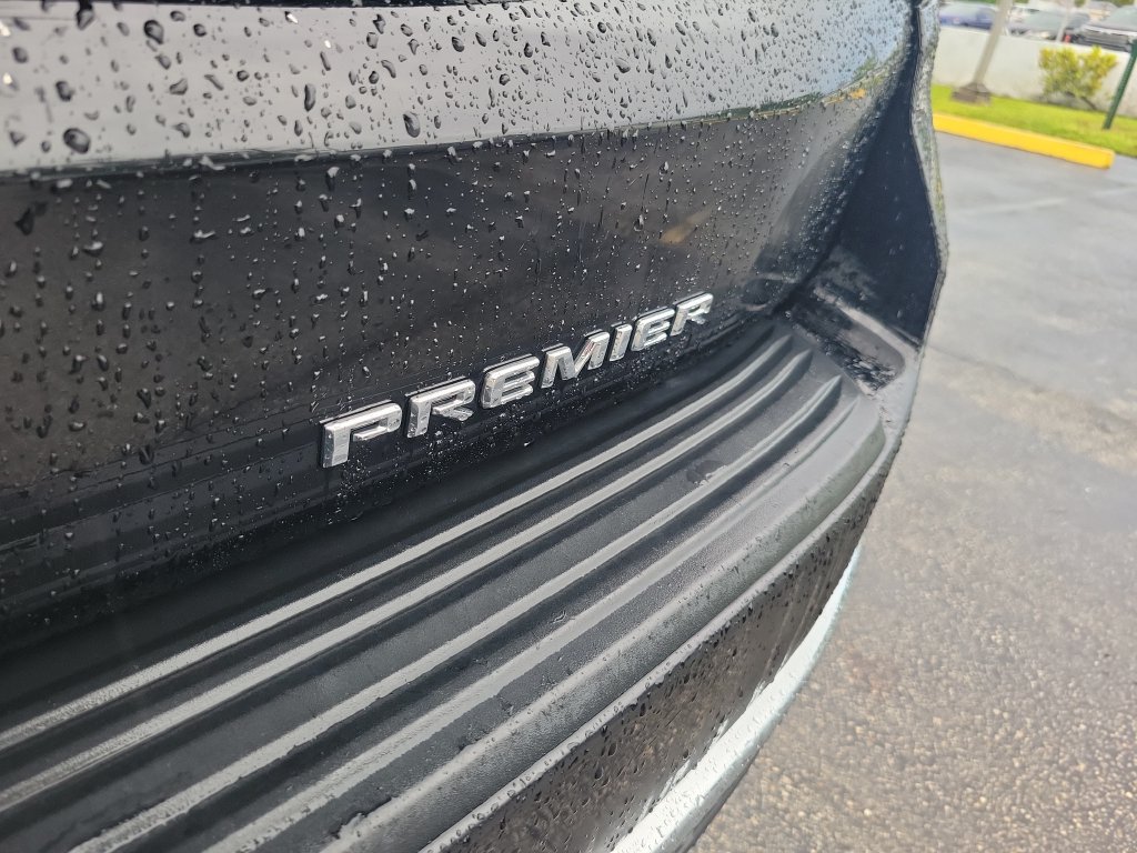 Used 2024 Chevrolet Suburban Premier AWD/4WD image 9