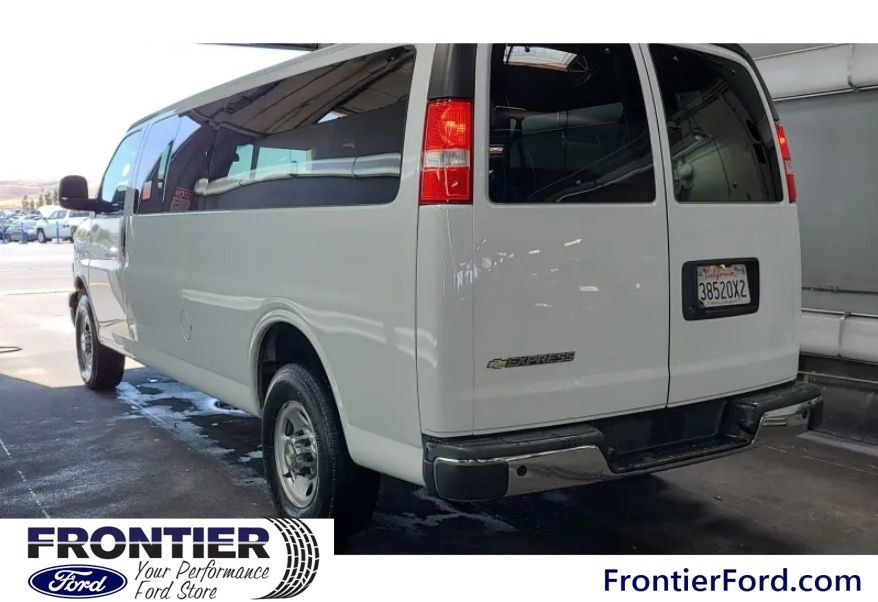 Used 2024 Chevrolet Express 3500 LT w/ LT Preferred Equipment Group RWD image 3
