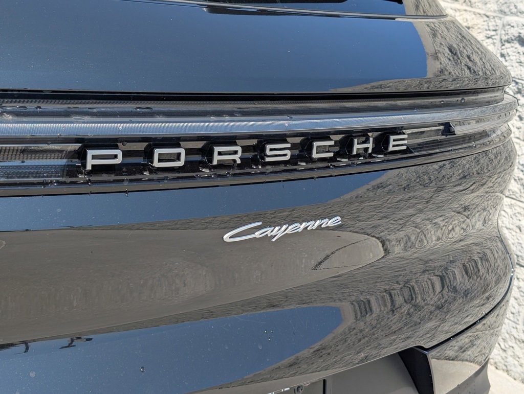 Certified 2025 Porsche Cayenne image 32