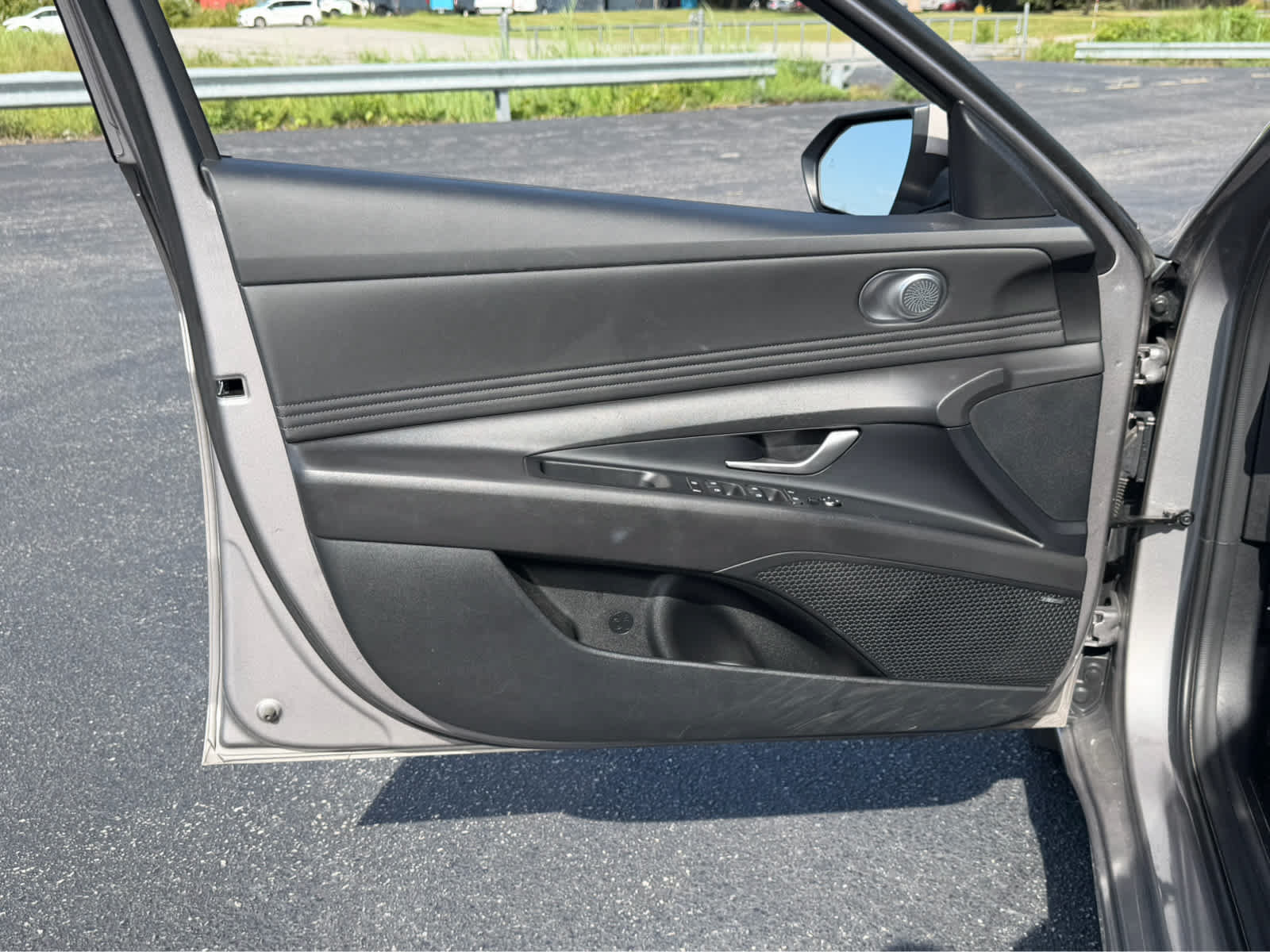 Used 2024 Hyundai Elantra Limited FWD image 20