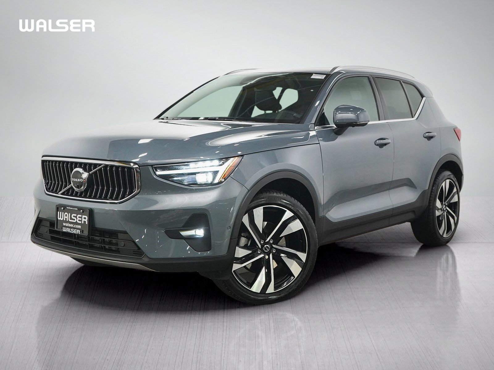 Used 2023 Volvo XC40 B5 Ultimate w/ Protection Package Premier