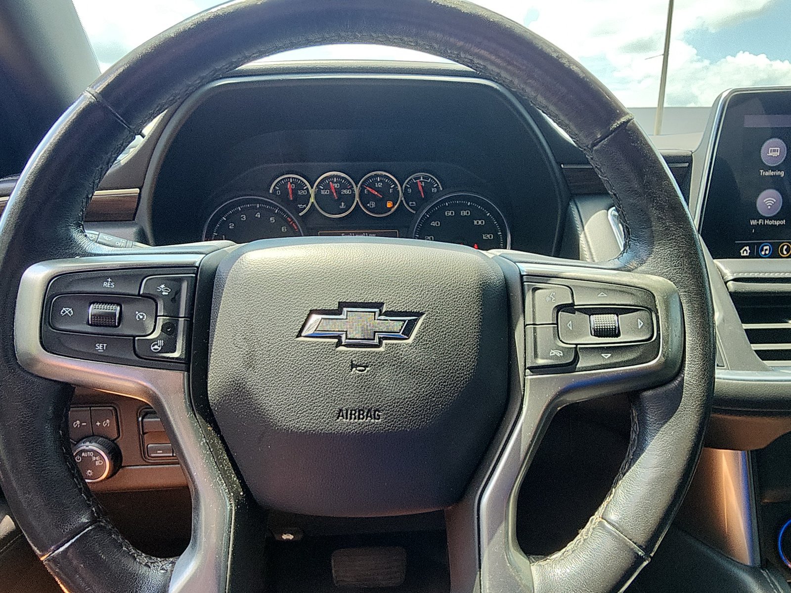 Used 2021 Chevrolet Tahoe Z71 w/ Z71 Signature Package AWD/4WD image 12
